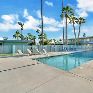  Apartment Modern Contemporary Ot With Heated Pool United States
